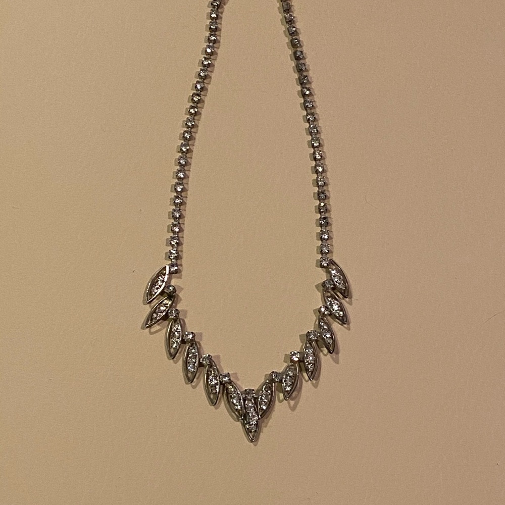 🤩 Used formal marquee rhinestone necklace.